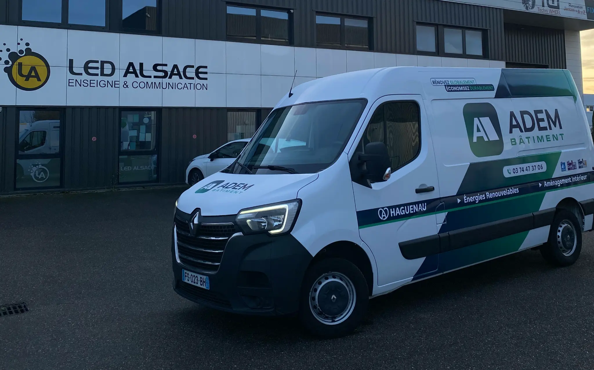 Semi-covering 3M Renault Master ADEM Bâtiment — LED Alsace Colmar