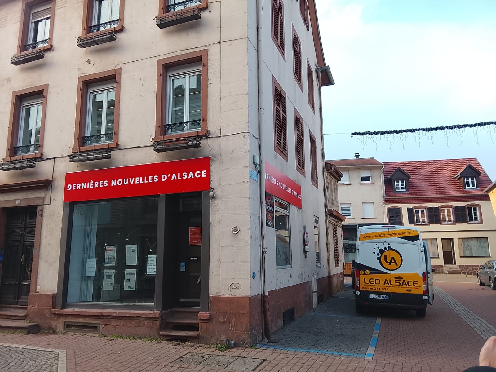 Panneau Dibond enseigne DNA Schirmeck — Dernières Nouvelles d'Alsace